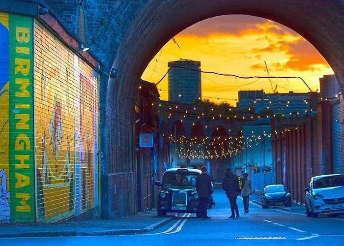 Hen And Stag Pad, Large Group Accom Digbeth Sleeps 24