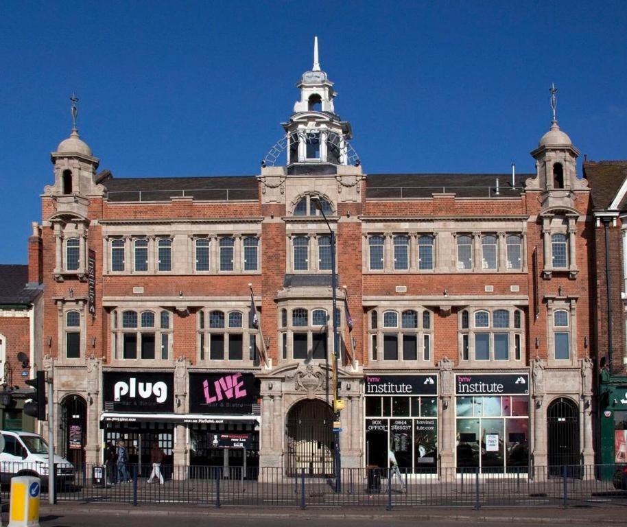 Apartment Hen And Stag Pad, Large Group Digbeth Sleeps 24