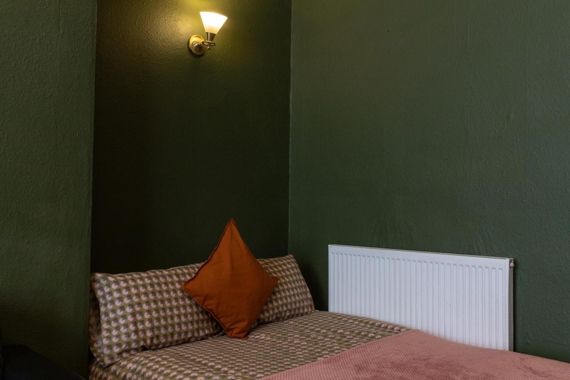 Hen And Stag Pad, Large Group Digbeth Sleeps 24 * Birmingham
