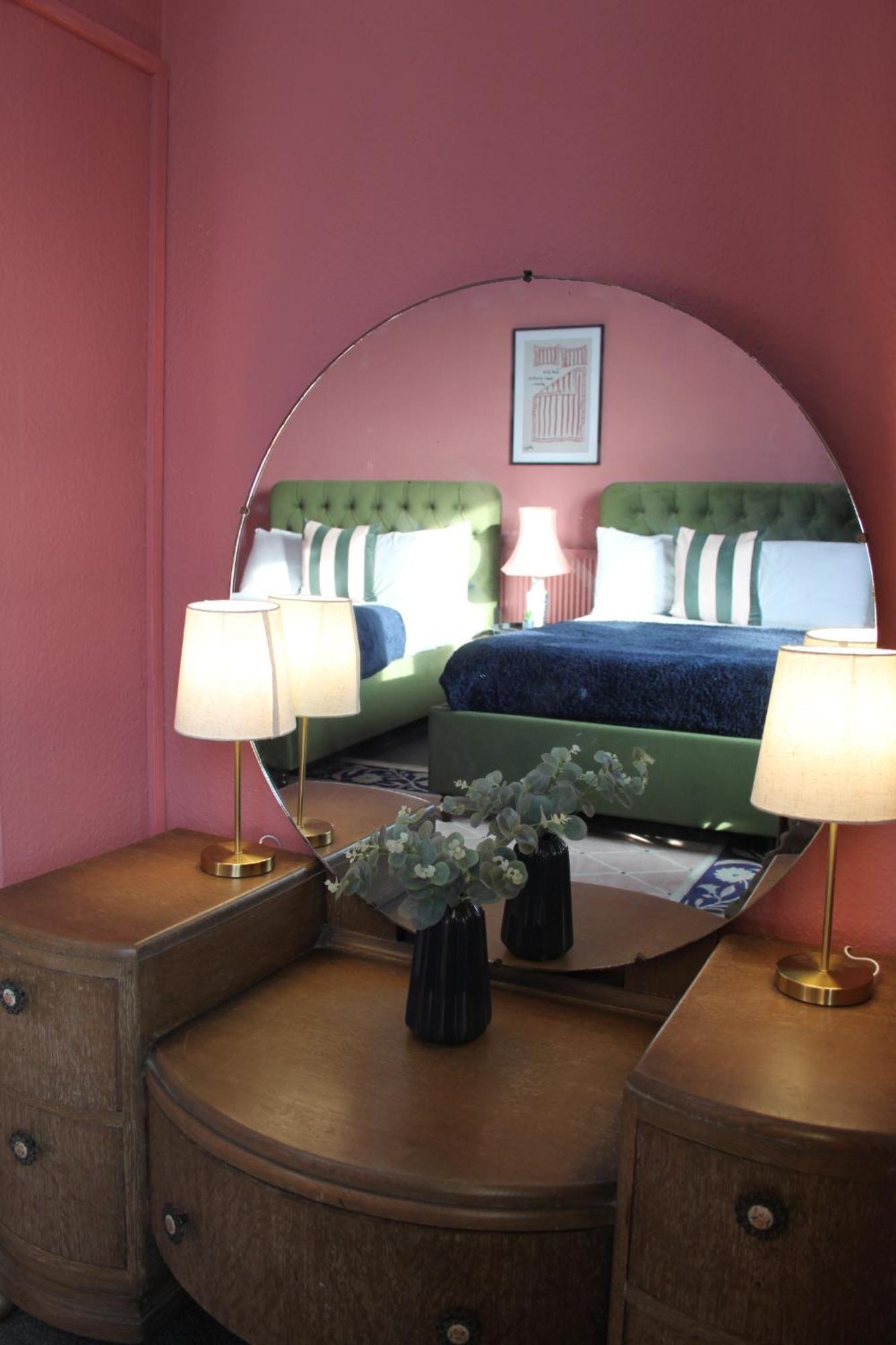 Apartment Hen And Stag Pad, Large Group Digbeth Sleeps 24 *