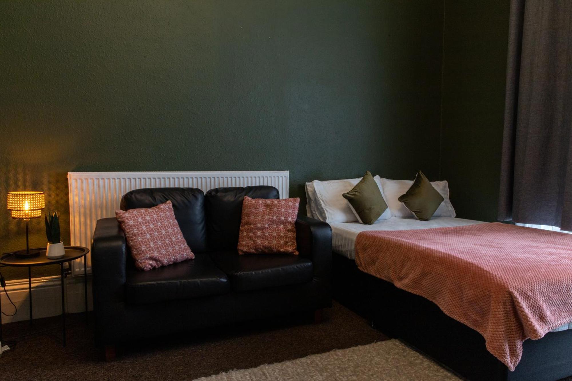 Apartment Hen And Stag Pad, Large Group Digbeth Sleeps 24 *