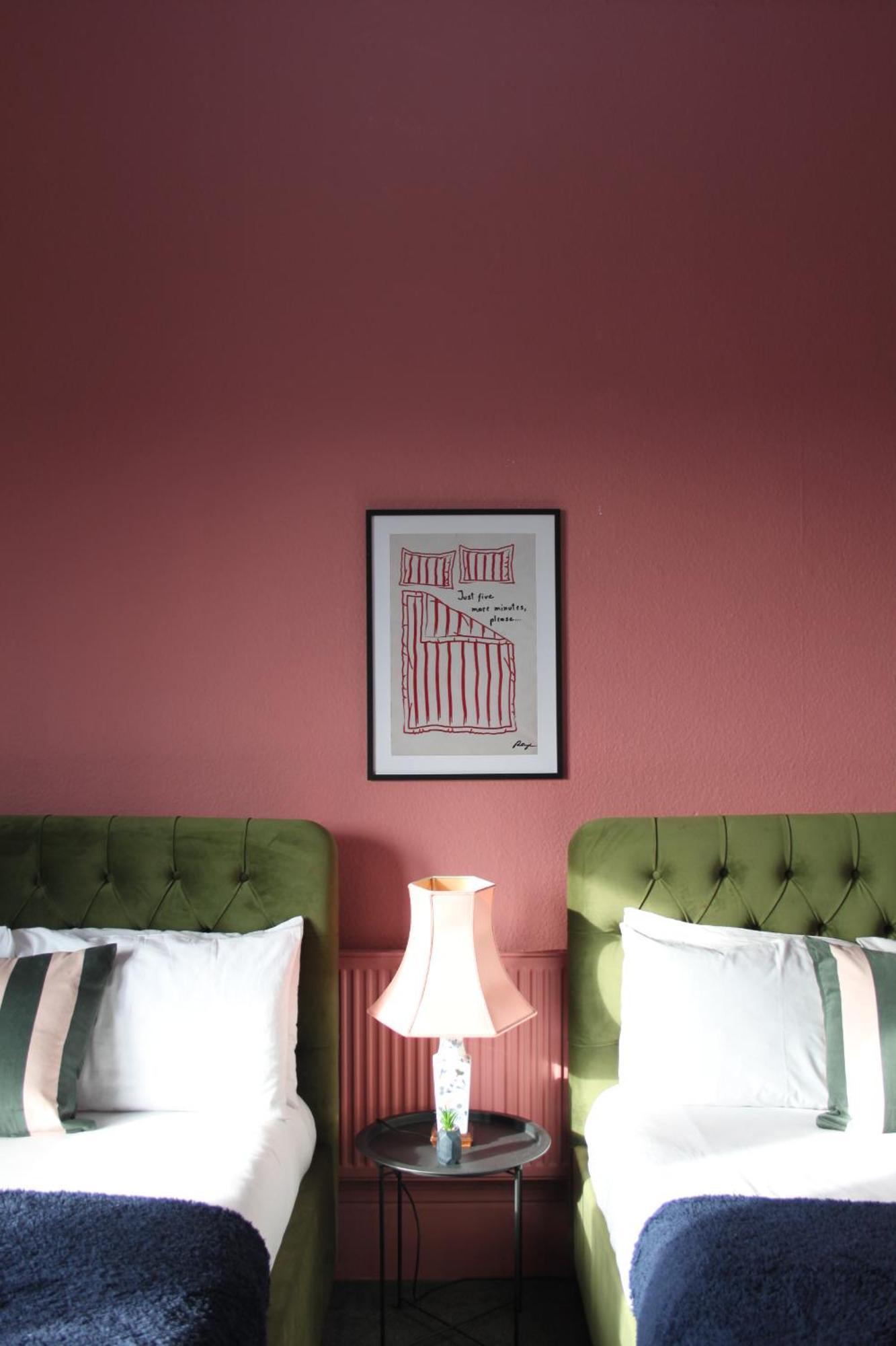 Apartment Hen And Stag Pad, Large Group Digbeth Sleeps 24